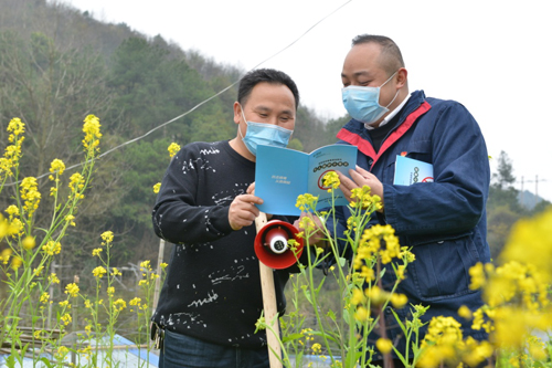 决战脱贫攻坚：三位驻村第一书记的暖心事