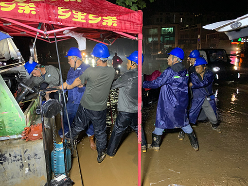 连续奋战抢修做平凡英雄 为中原大地点亮万家灯火